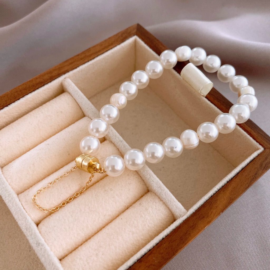 Elegant Freshwater Pearl Bracelet