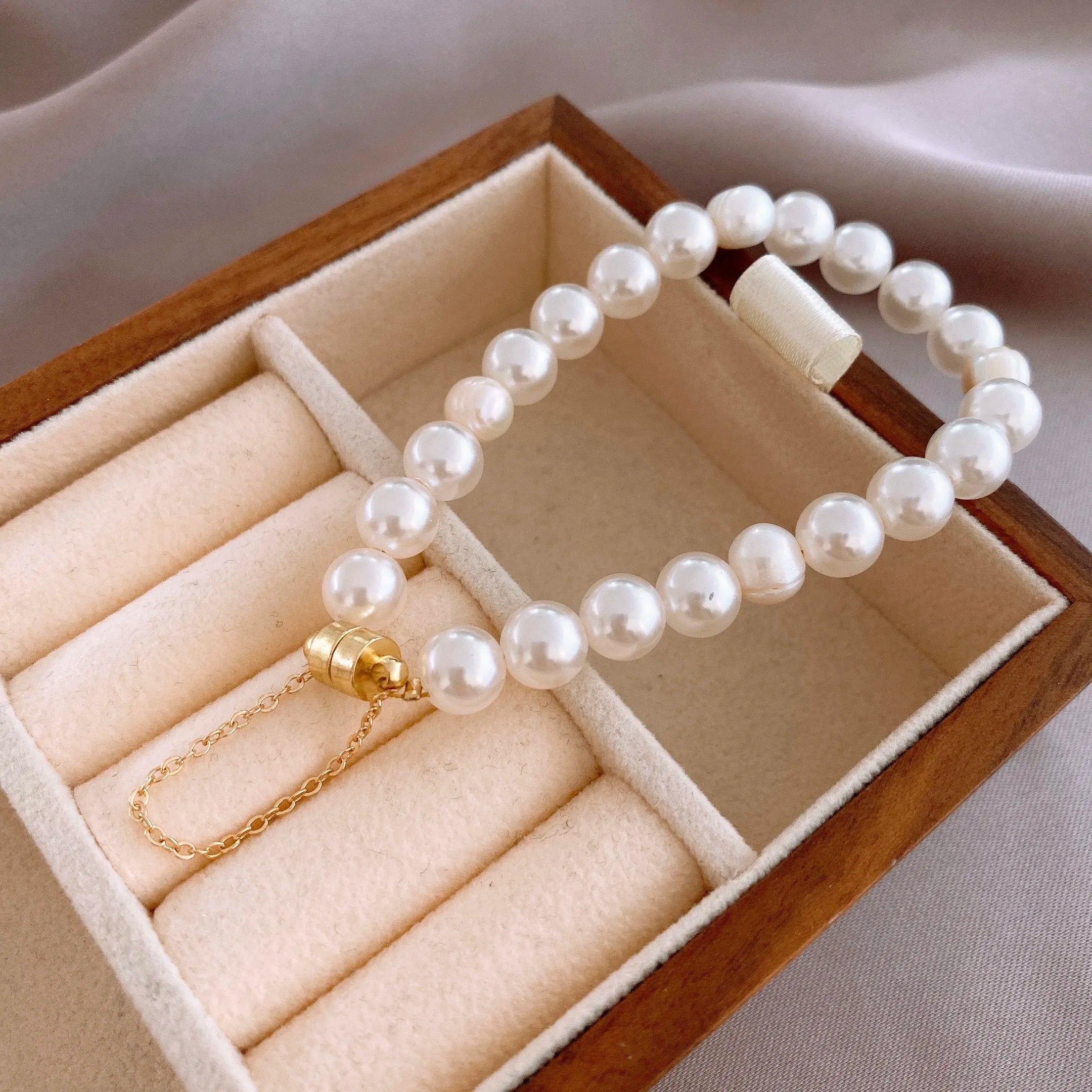 Elegant Freshwater Pearl Bracelet