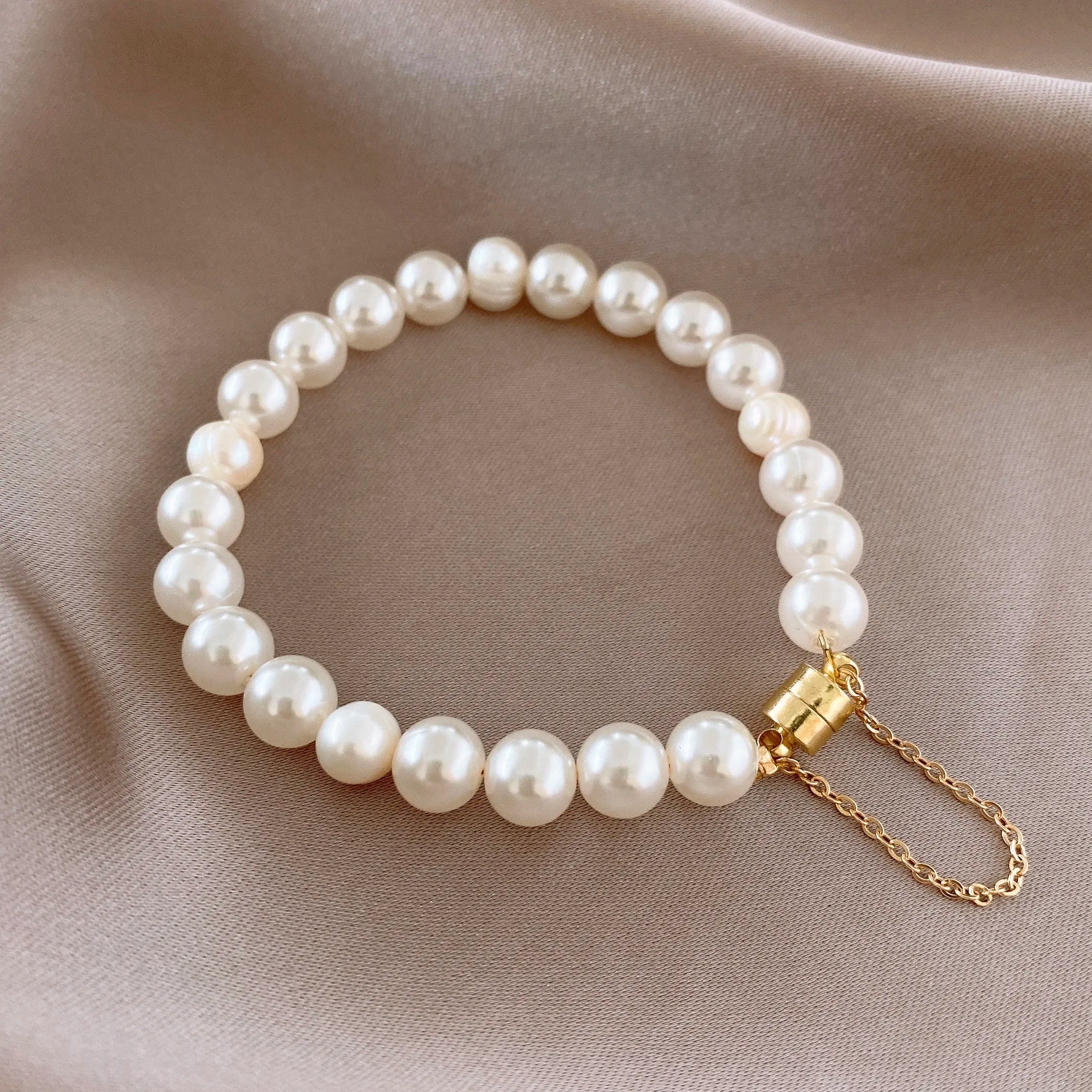 Elegant Freshwater Pearl Bracelet